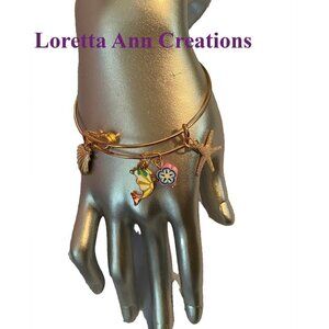 🤩2 FOR 12 🤩 NWT LORETTA ANN GOLD TONE OCEAN SYMBOLIC CHARM BRACELET🤩